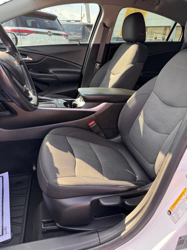 Used 2019 Chevrolet Volt LT w/ Comfort Package FWD image 9