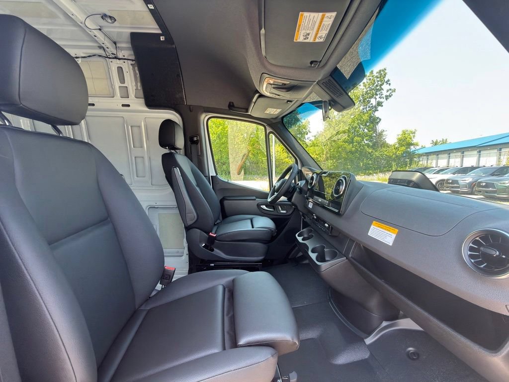 Used 2026 Mercedes-Benz Sprinter 2500 image 17