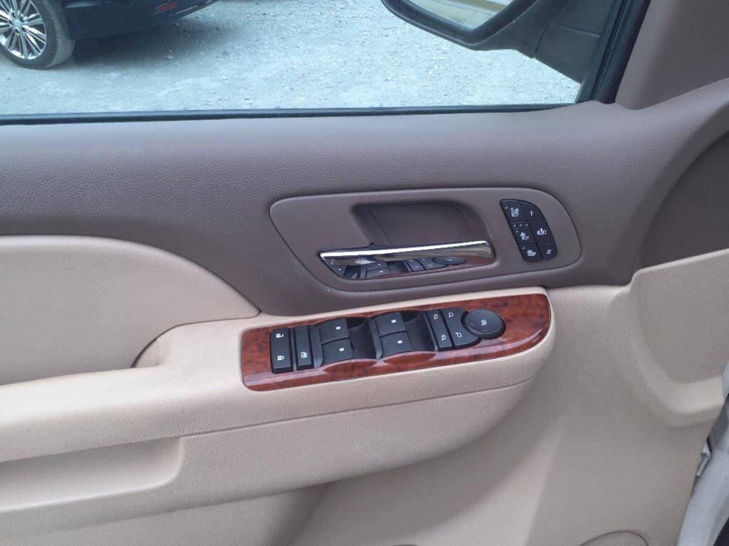 Used 2014 GMC Yukon XL SLT image 14