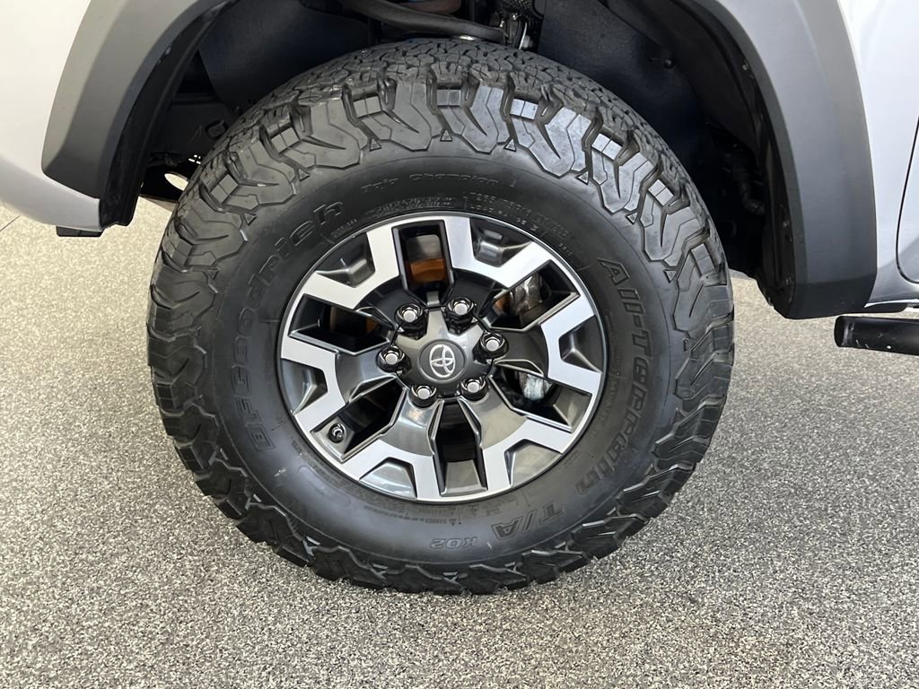 Used 2020 Toyota Tacoma TRD Off-Road AWD/4WD image 27