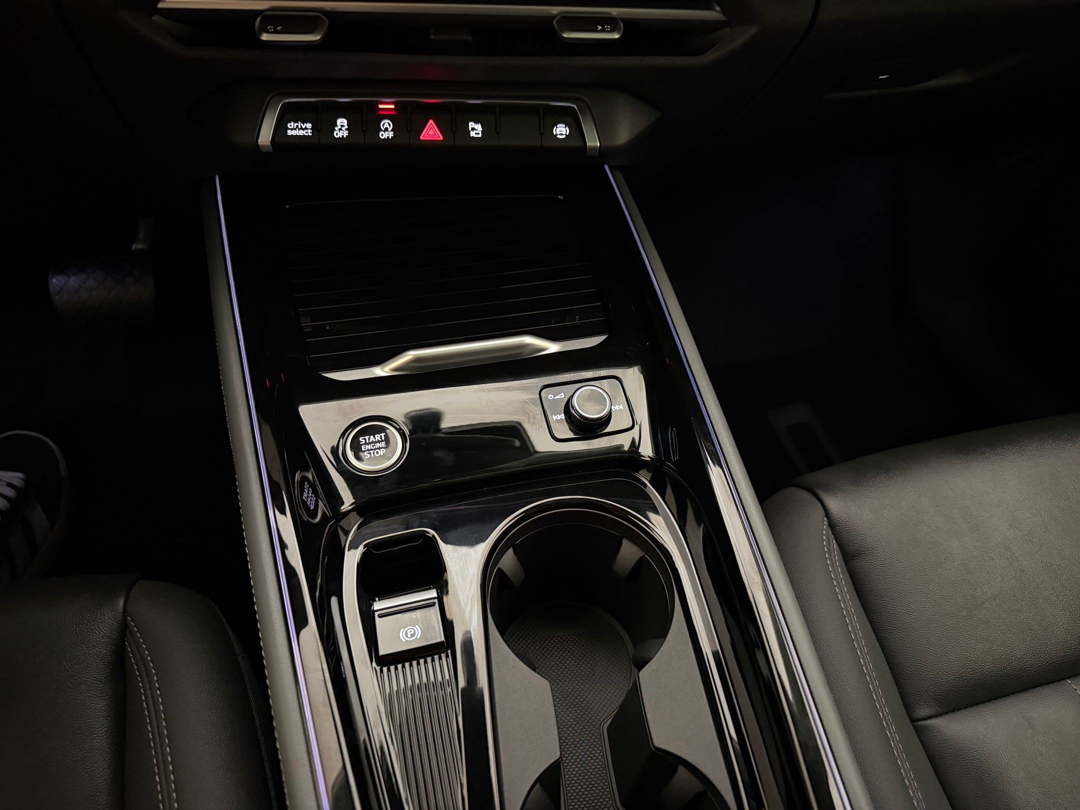 New 2026 Audi Q3 quattro 2.0T AWD/4WD image 18