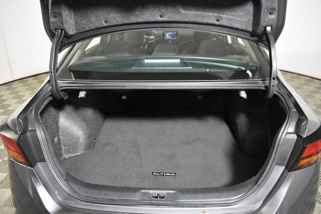 Used 2025 Nissan Altima 2.5 SV FWD image 30
