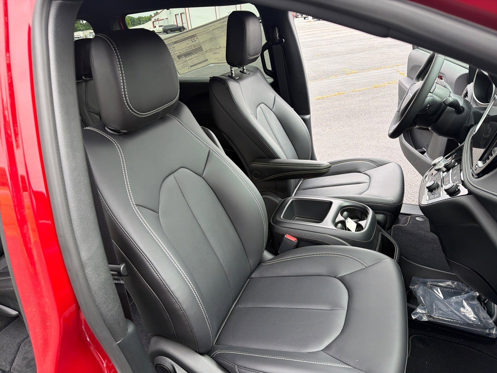 New 2026 Chrysler Pacifica Select FWD image 19