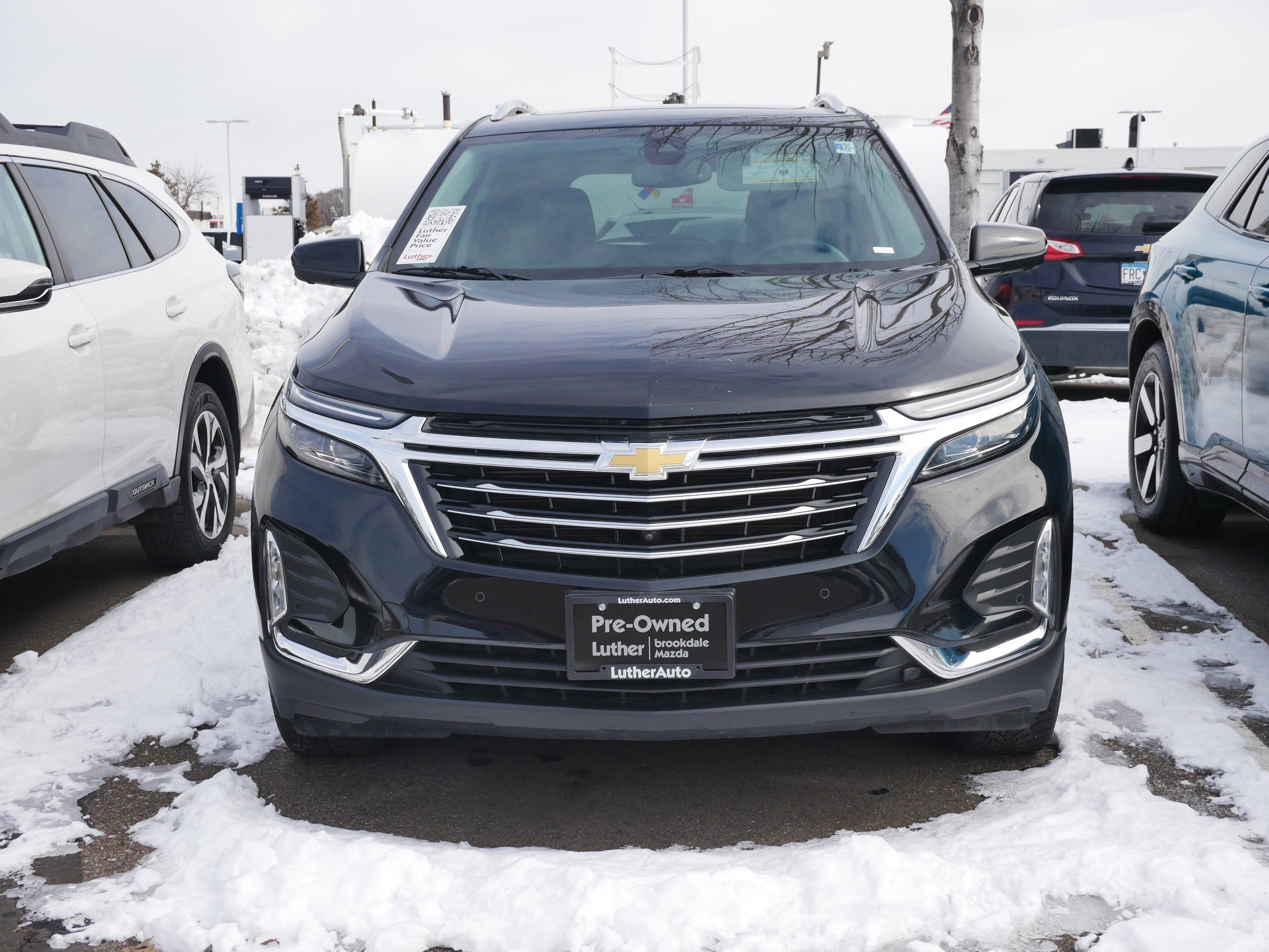 Used 2023 Chevrolet Equinox Premier image 2