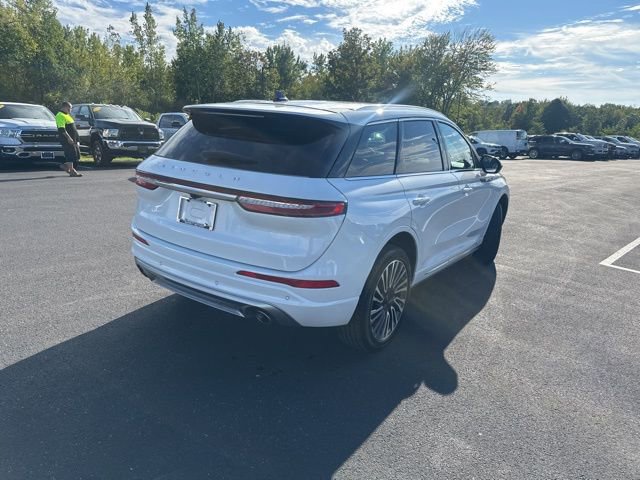 Used 2022 Lincoln Corsair Standard w/ Equipment Group 101A image 8