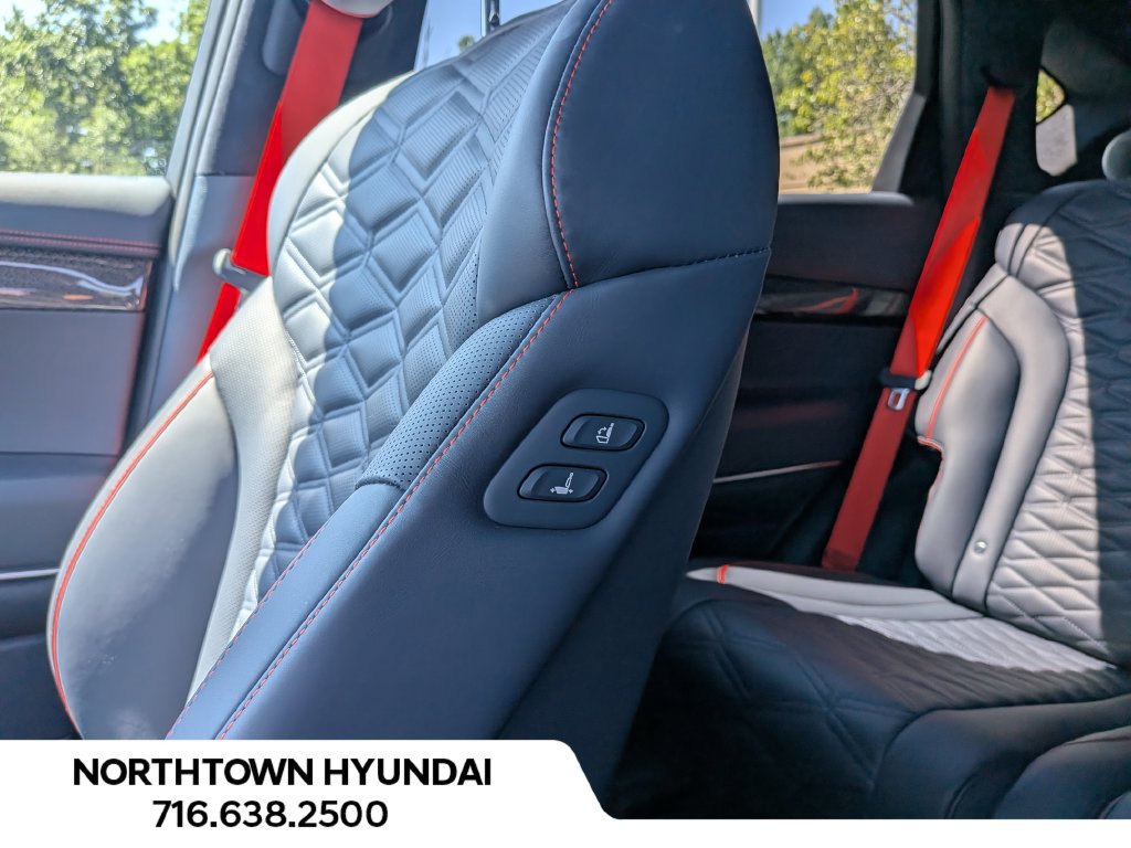 Used 2025 Genesis GV80 3.5T e-SC AWD/4WD image 13