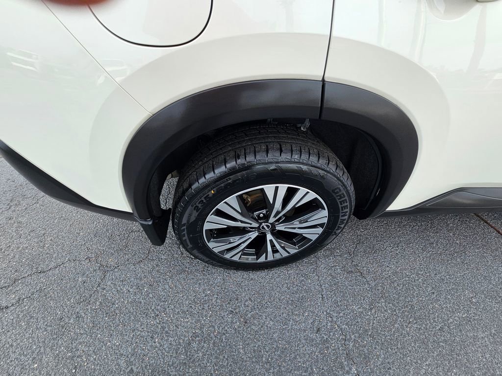 Used 2023 Nissan Rogue SV image 10