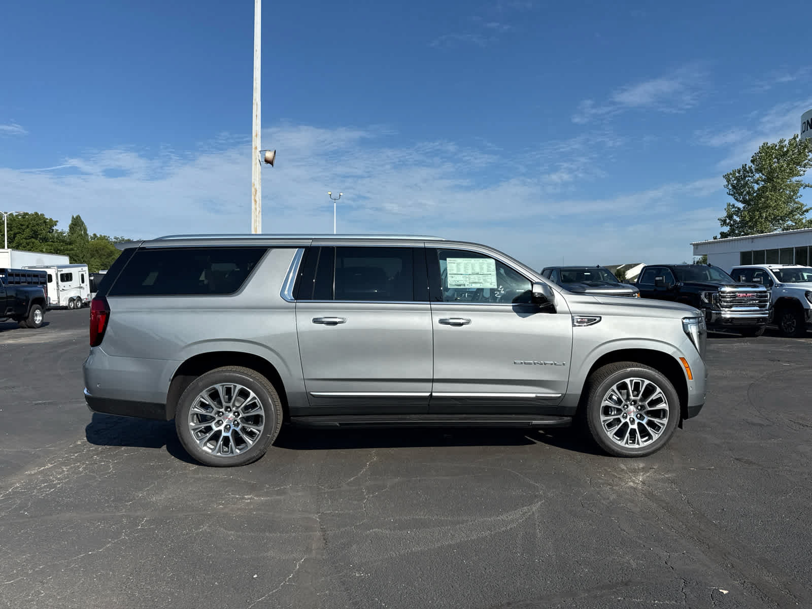 New 2026 GMC Yukon XL Denali w/ Advanced Technology Package AWD/4WD image 6