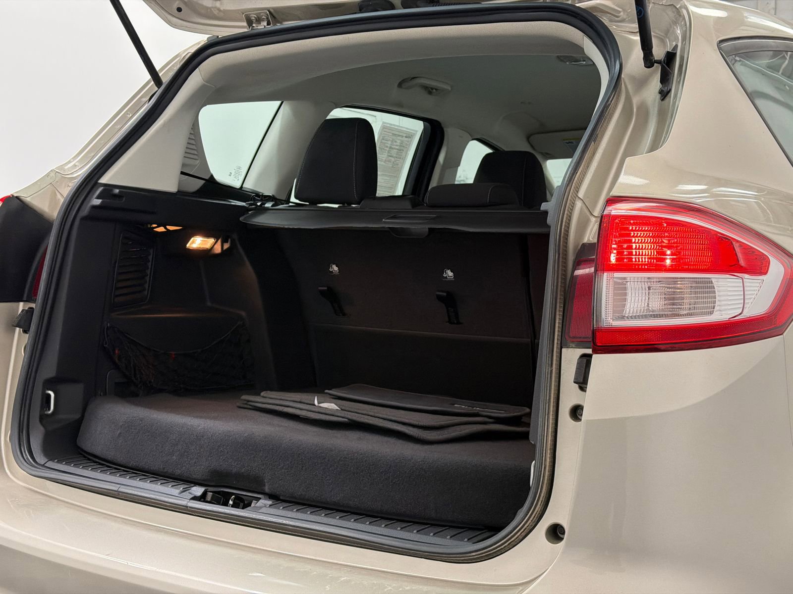 Used 2017 Ford C-MAX SE image 8