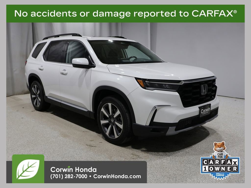 Used 2024 Honda Pilot Touring image 1