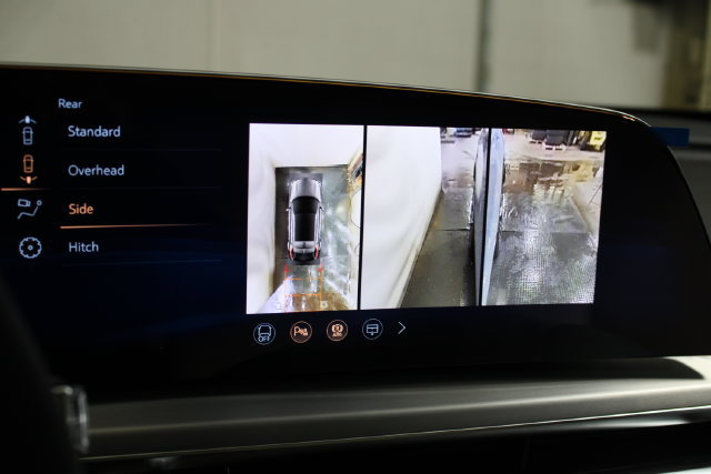 New 2027 Cadillac Lyriq Luxury AWD/4WD image 14