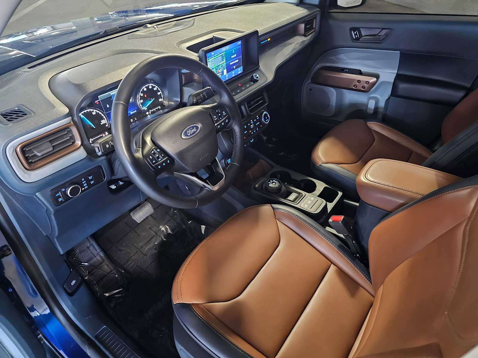 Used 2024 Ford Maverick Lariat FWD image 2