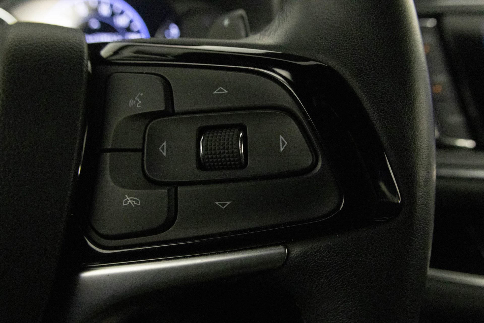 Certified 2023 Buick Enclave Avenir w/ Avenir Technology Package image 29