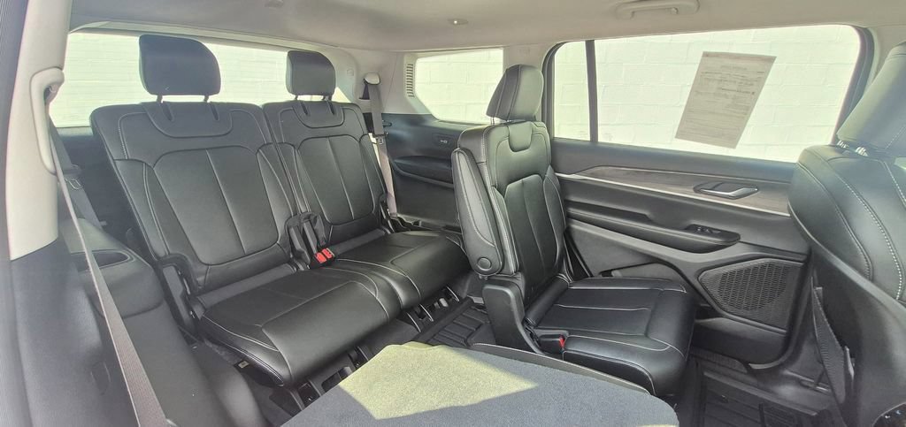 Used 2024 Jeep Grand Cherokee L Limited AWD/4WD image 68