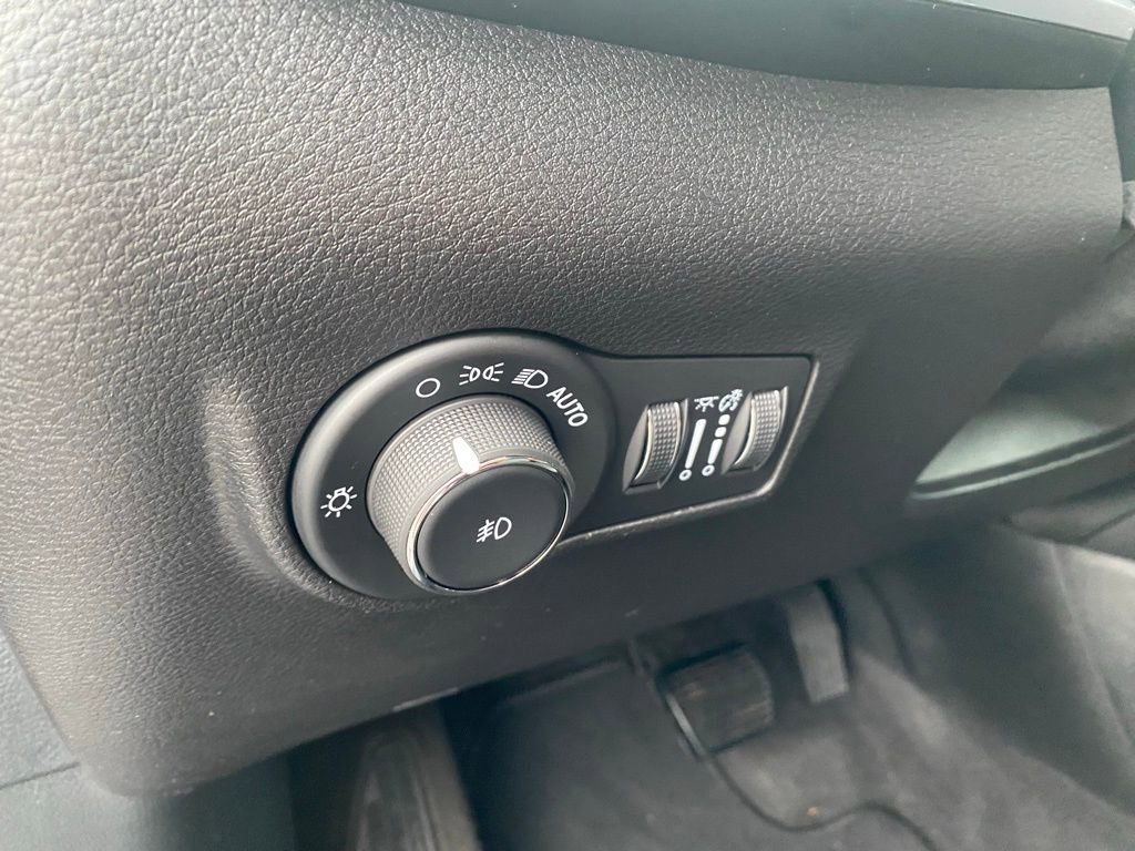 Used 2024 Jeep Compass Limited w/ Elite Group image 17