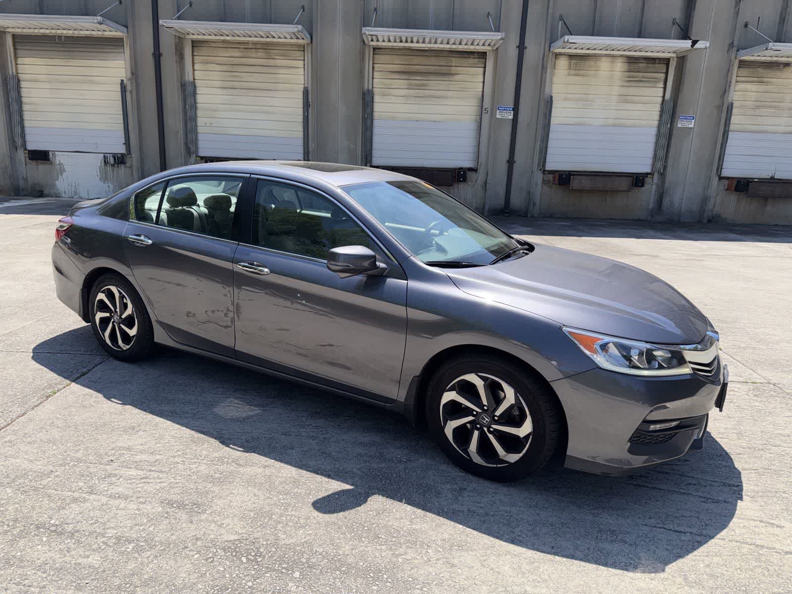 Used 2017 Honda Accord EX-L image 11