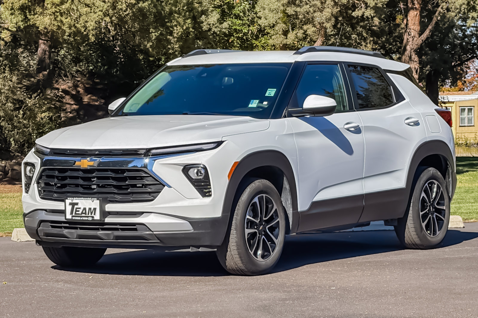 Used 2025 Chevrolet TrailBlazer LT AWD/4WD image 9