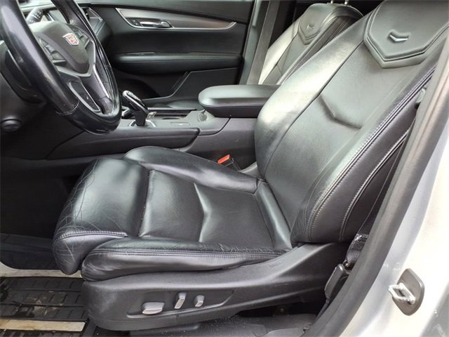 Used 2017 Cadillac XT5 Luxury w/ LPO, Wheel Lock Package image 13