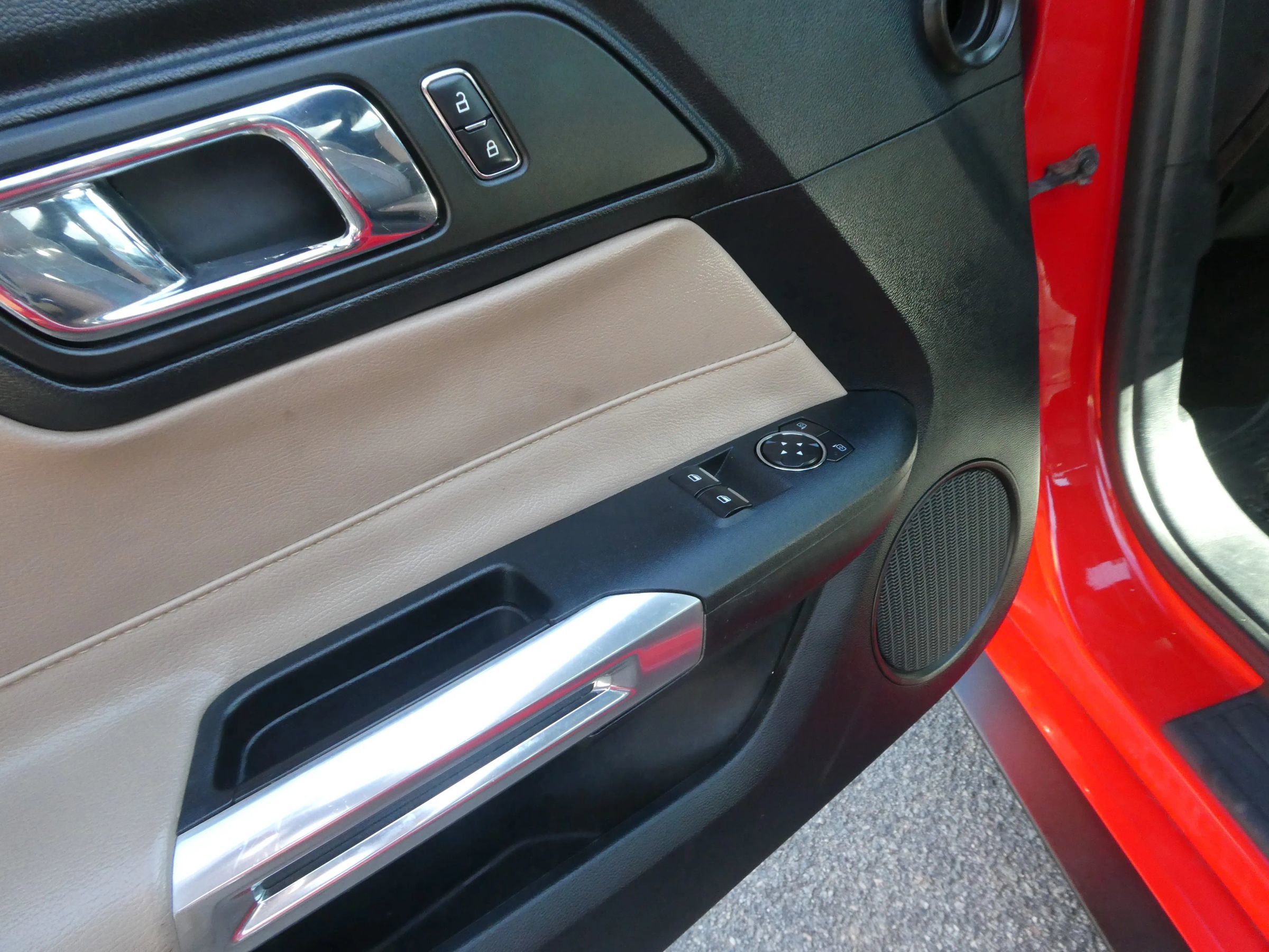 Used 2015 Ford Mustang Coupe image 14