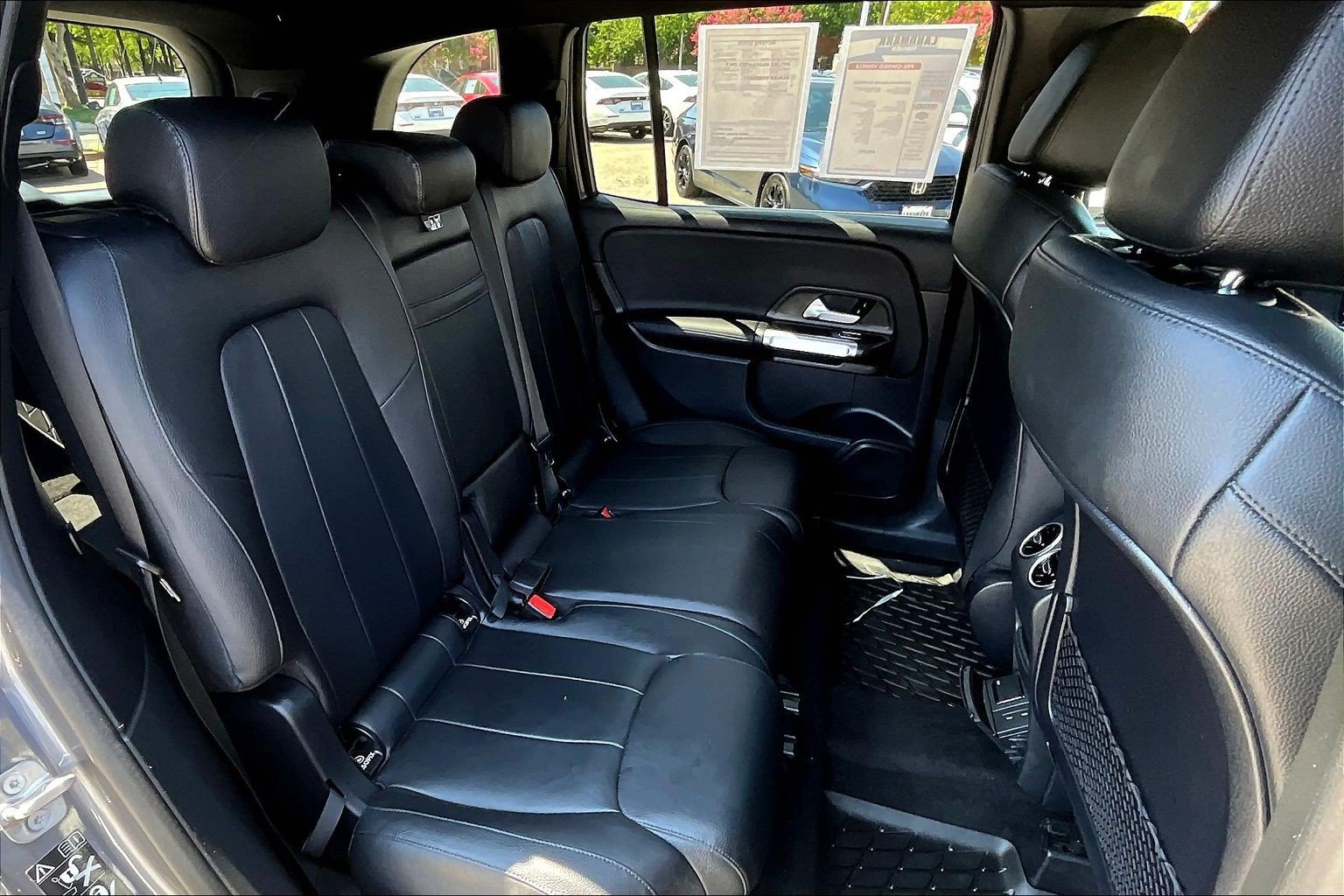 Used 2023 Mercedes-Benz GLB 250 4MATIC image 29