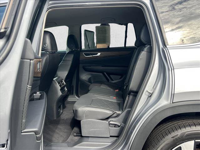 Used 2026 Volkswagen Atlas SE FWD image 27