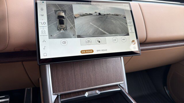 New 2026 Land Rover Range Rover Long Wheelbase SE image 26