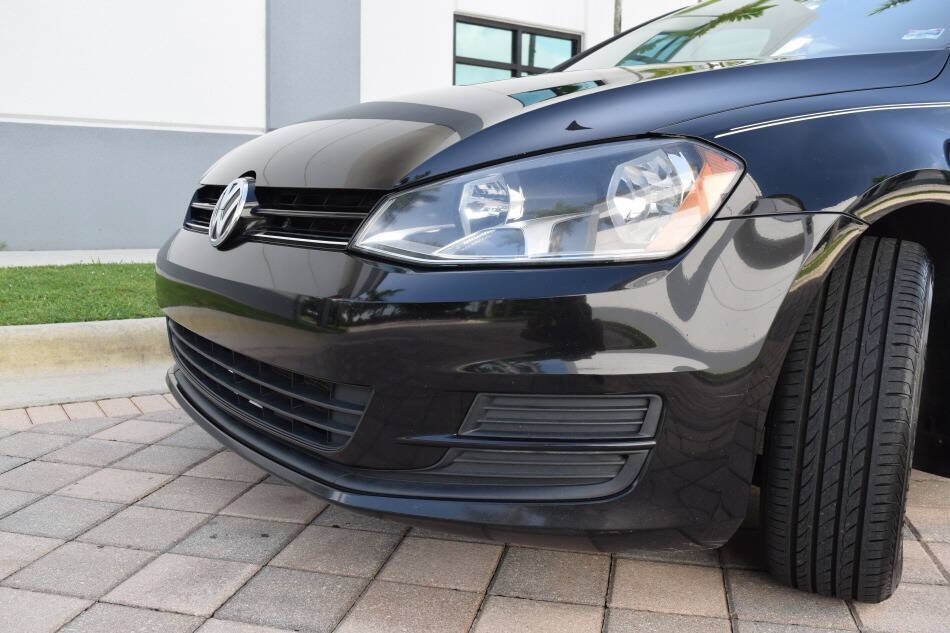 Used 2015 Volkswagen Golf TDI S FWD image 13