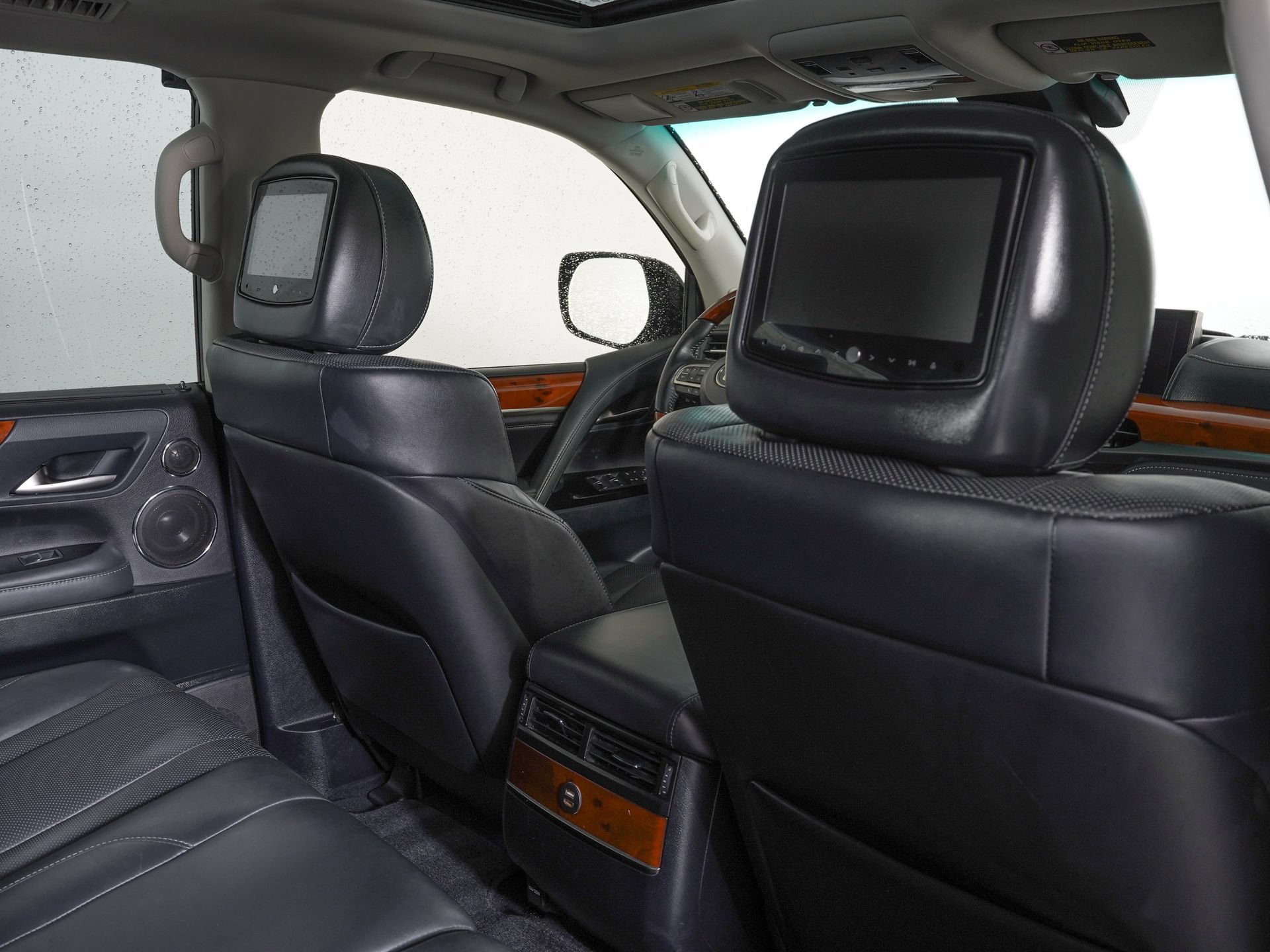 Used 2016 Lexus LX 570 4WD w/ Luxury Package image 10