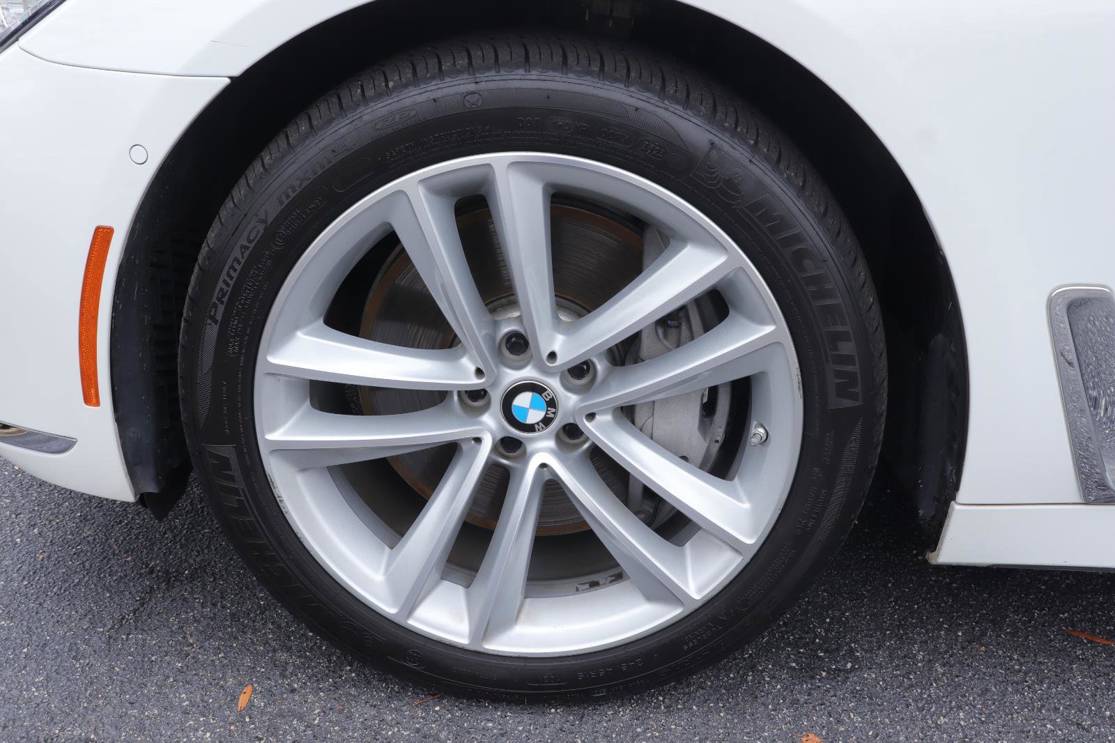 Used 2016 BMW 750i image 38