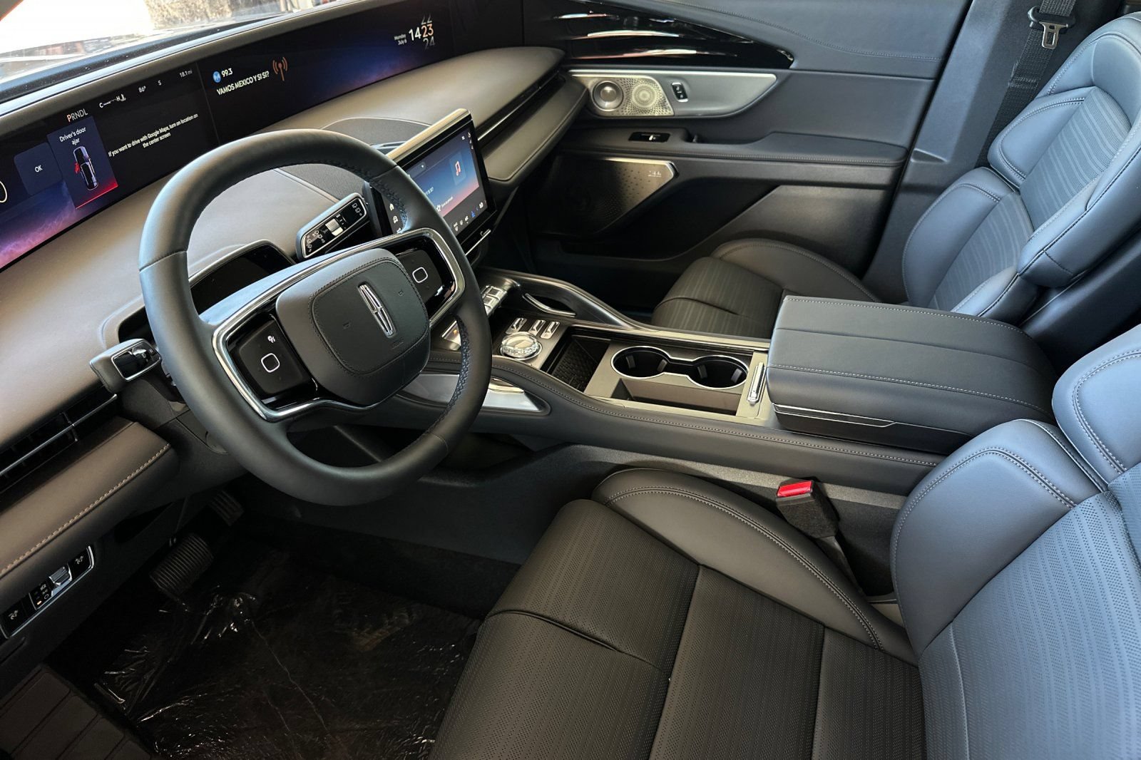 New 2026 Lincoln Nautilus Reserve AWD/4WD image 9