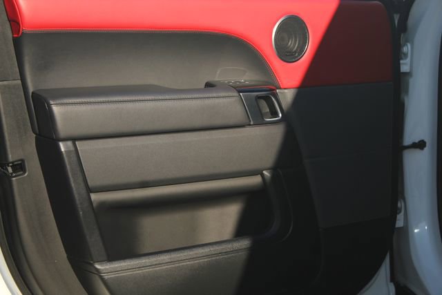 Used 2022 Land Rover Range Rover Sport HST image 23