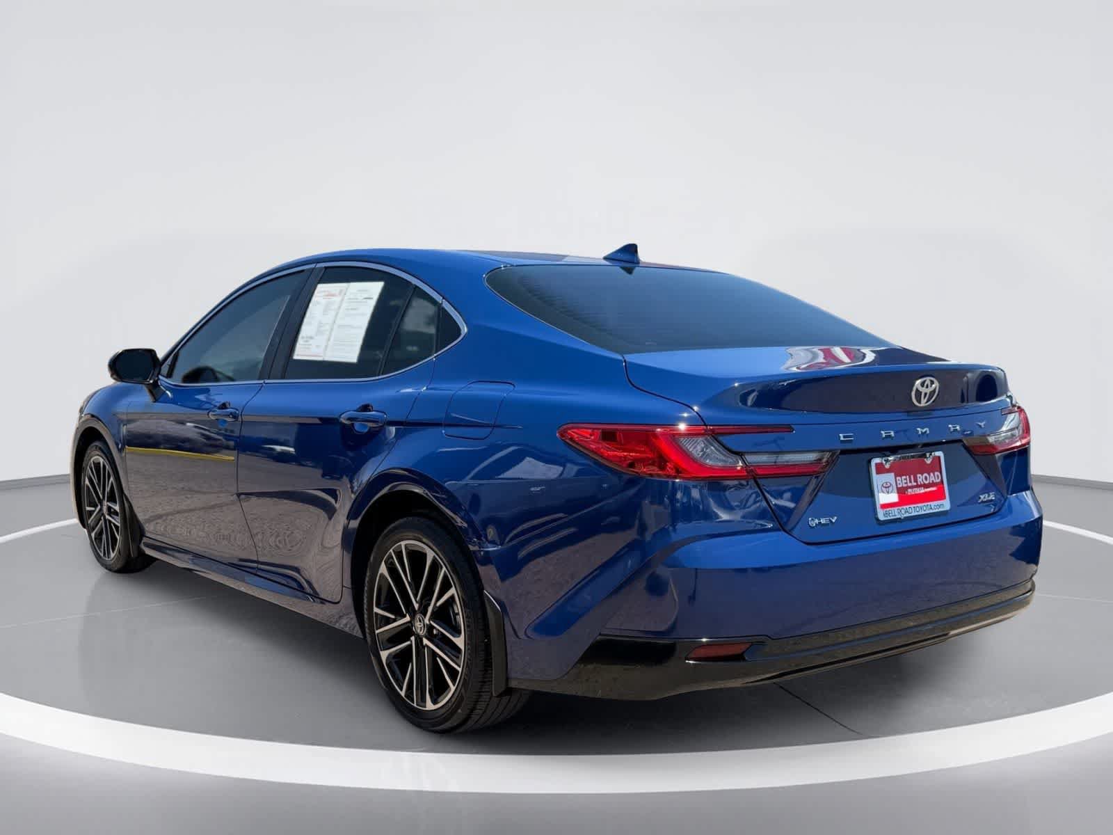 Used 2025 Toyota Camry XLE FWD image 2