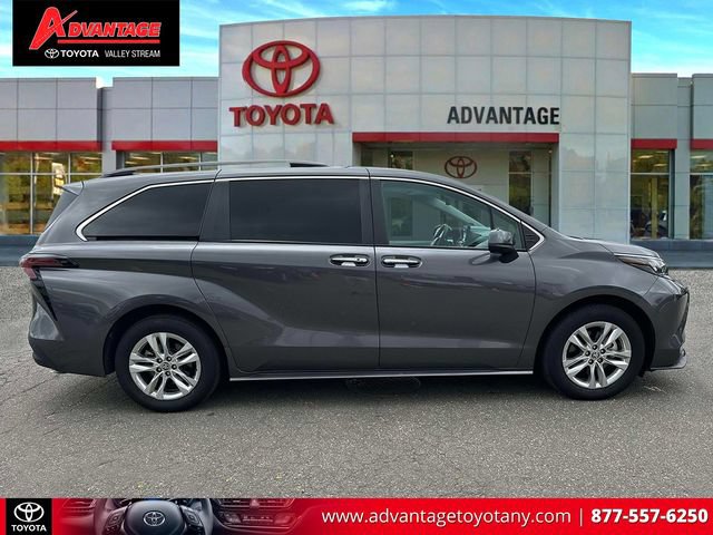 Used 2025 Toyota Sienna XLE w/ XLE Plus Package AWD/4WD image 5