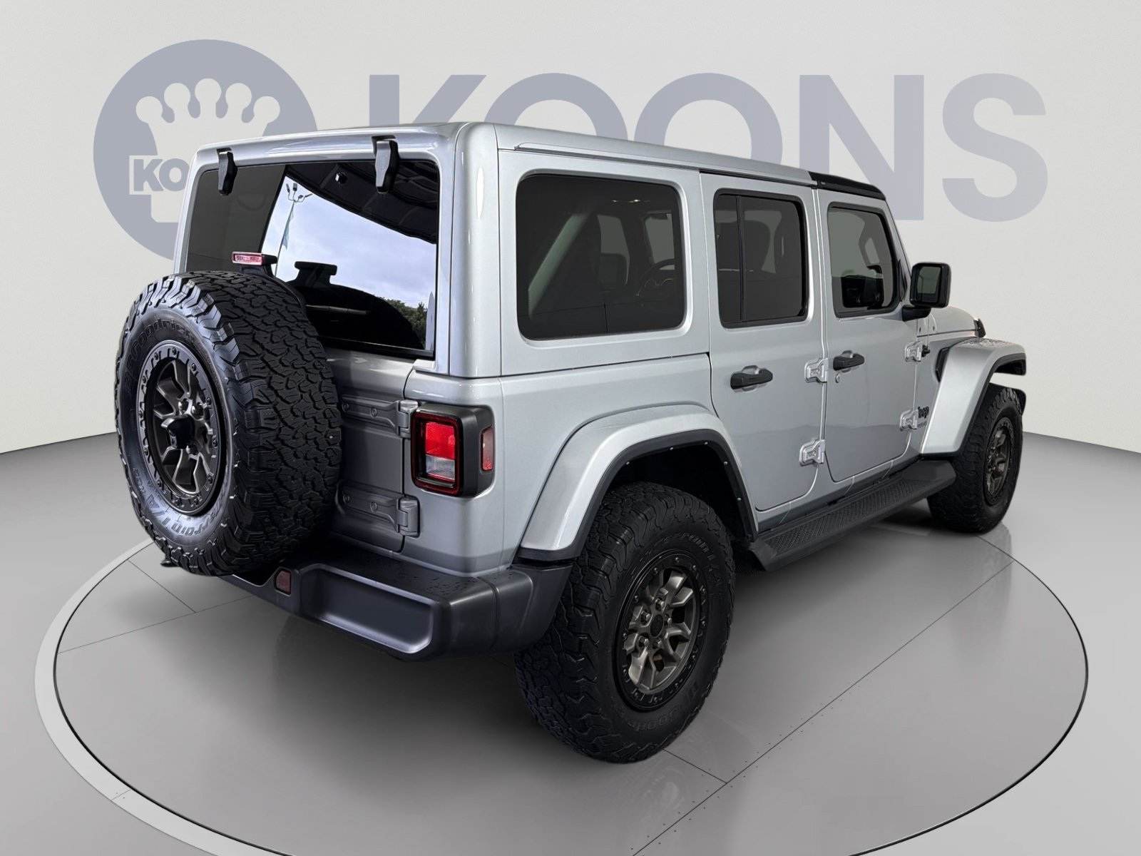 Used 2022 Jeep Wrangler Unlimited Sahara AWD/4WD image 7