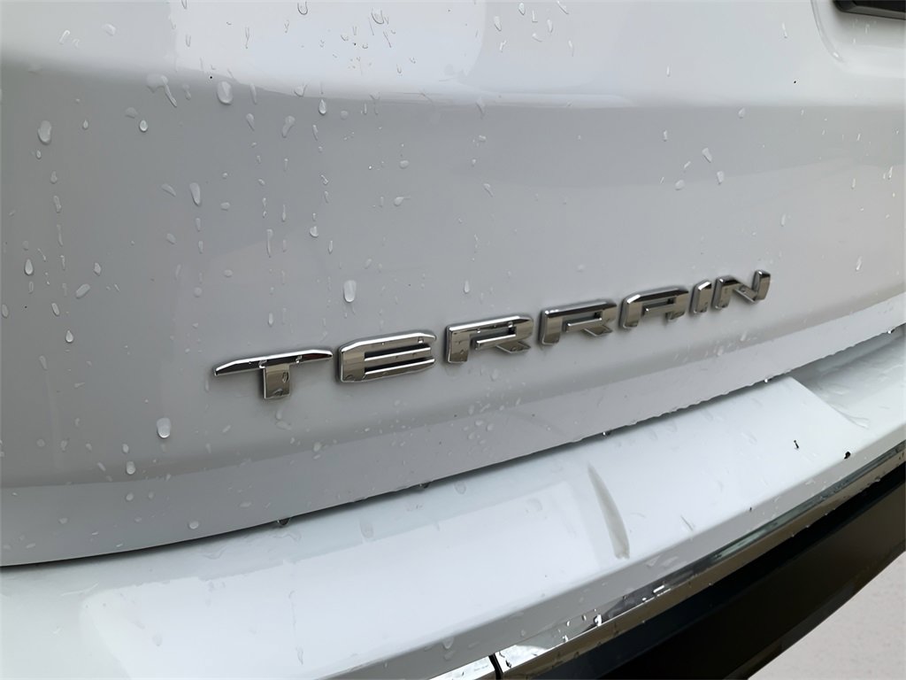 Used 2024 GMC Terrain SLT image 10