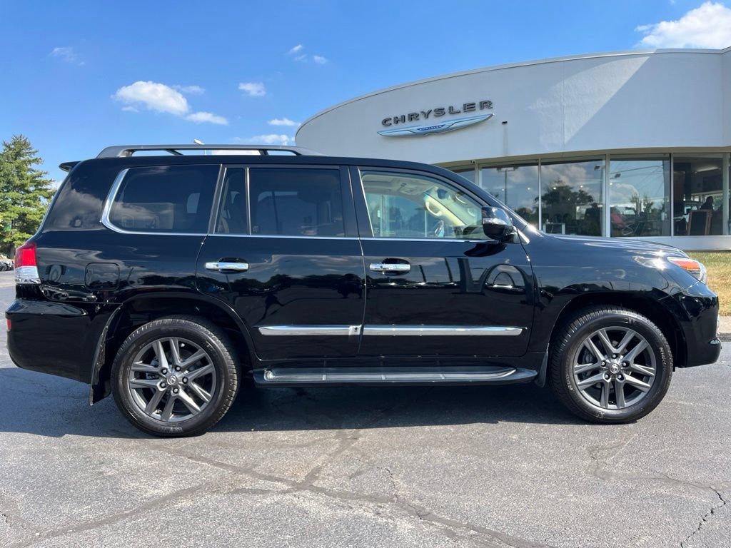 Used 2014 Lexus LX 570 4WD w/ Luxury Package image 51
