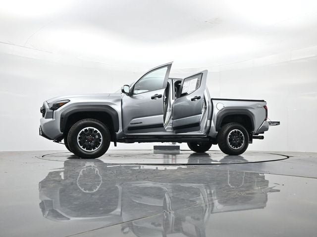 Used 2024 Toyota Tacoma TRD Off-Road AWD/4WD image 49