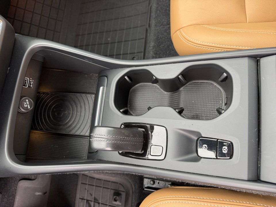 Used 2019 Volvo XC40 T5 Momentum image 33