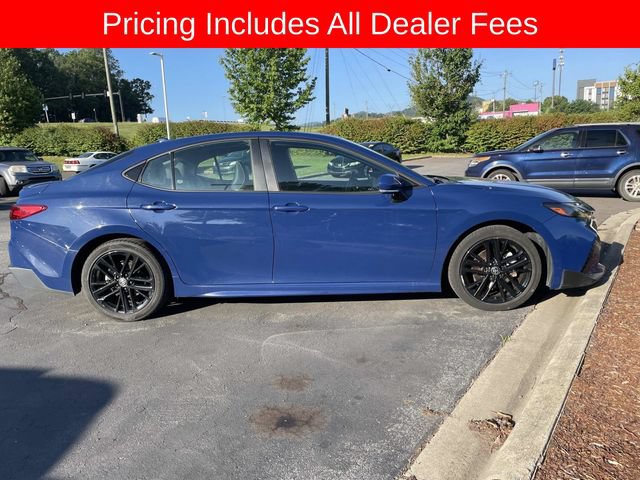 Used 2025 Toyota Camry SE FWD image 11