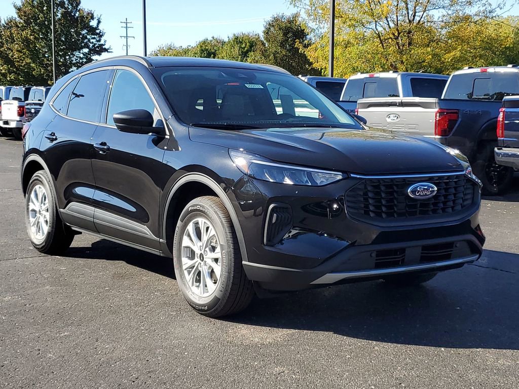 New 2026 Ford Escape Active w/ Active Premium Tech Pack image 3