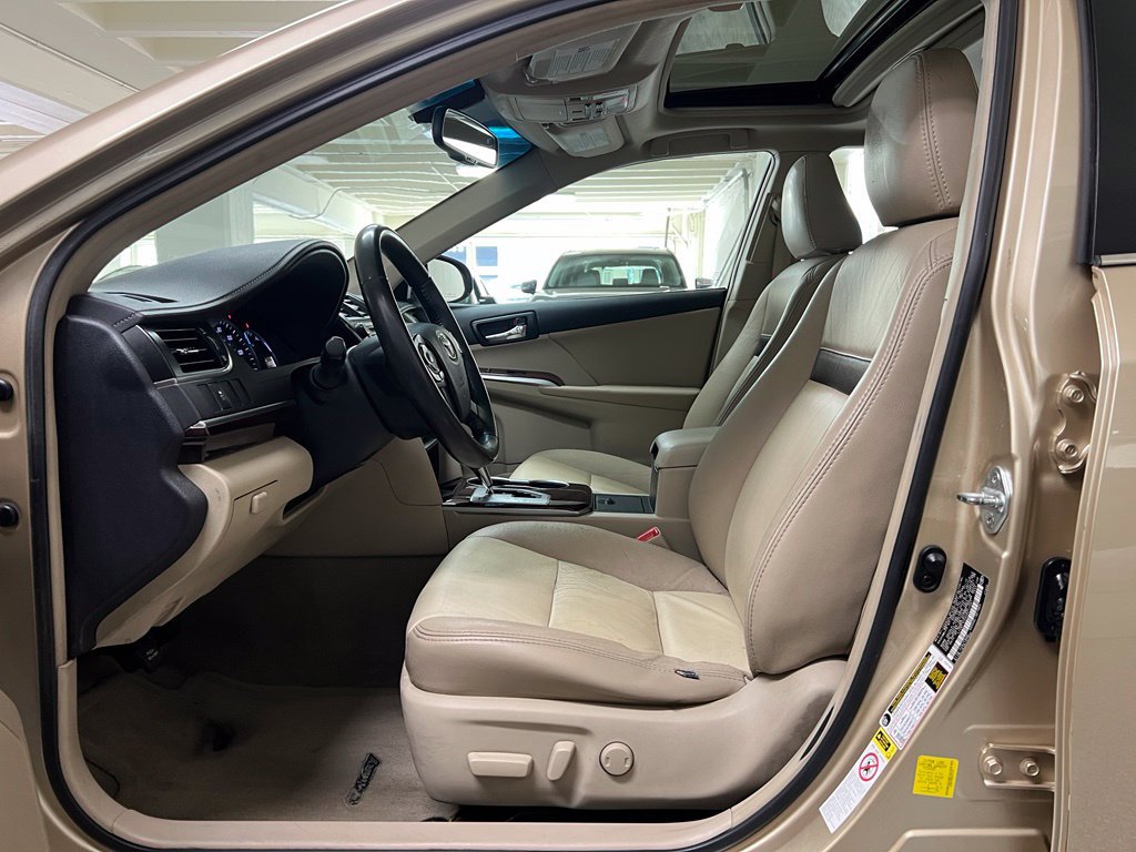 Used 2012 Toyota Camry XLE w/ Convenience Pkg FWD image 12
