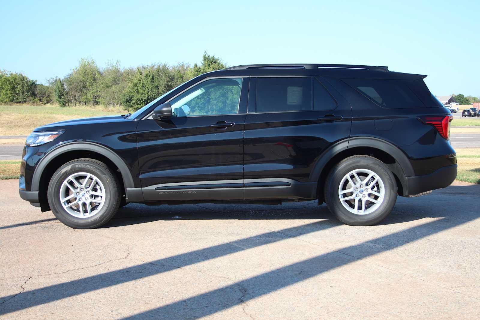 New 2026 Ford Explorer Active w/ Active Comfort Package RWD image 7
