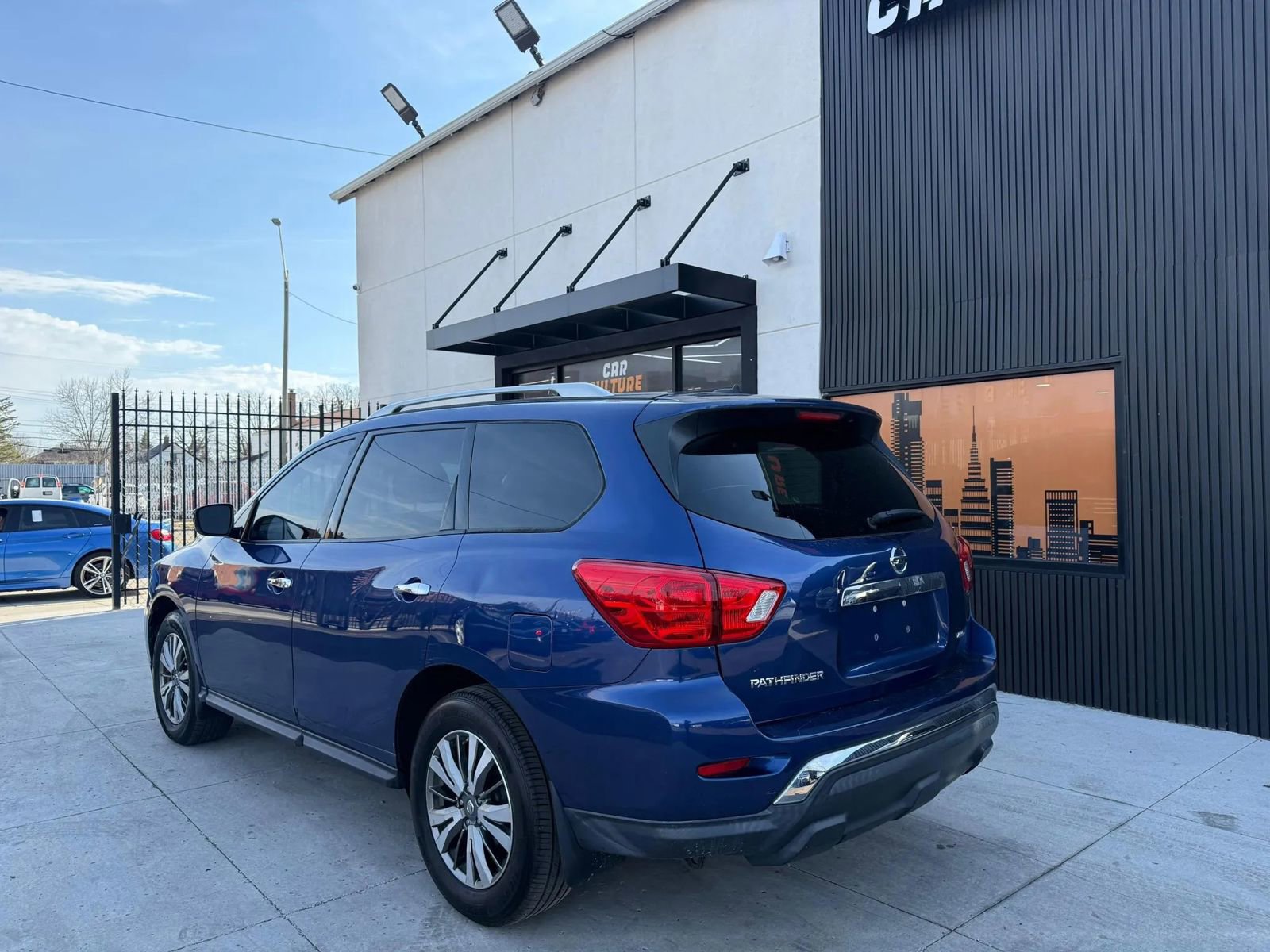 Used 2018 Nissan Pathfinder S image 6