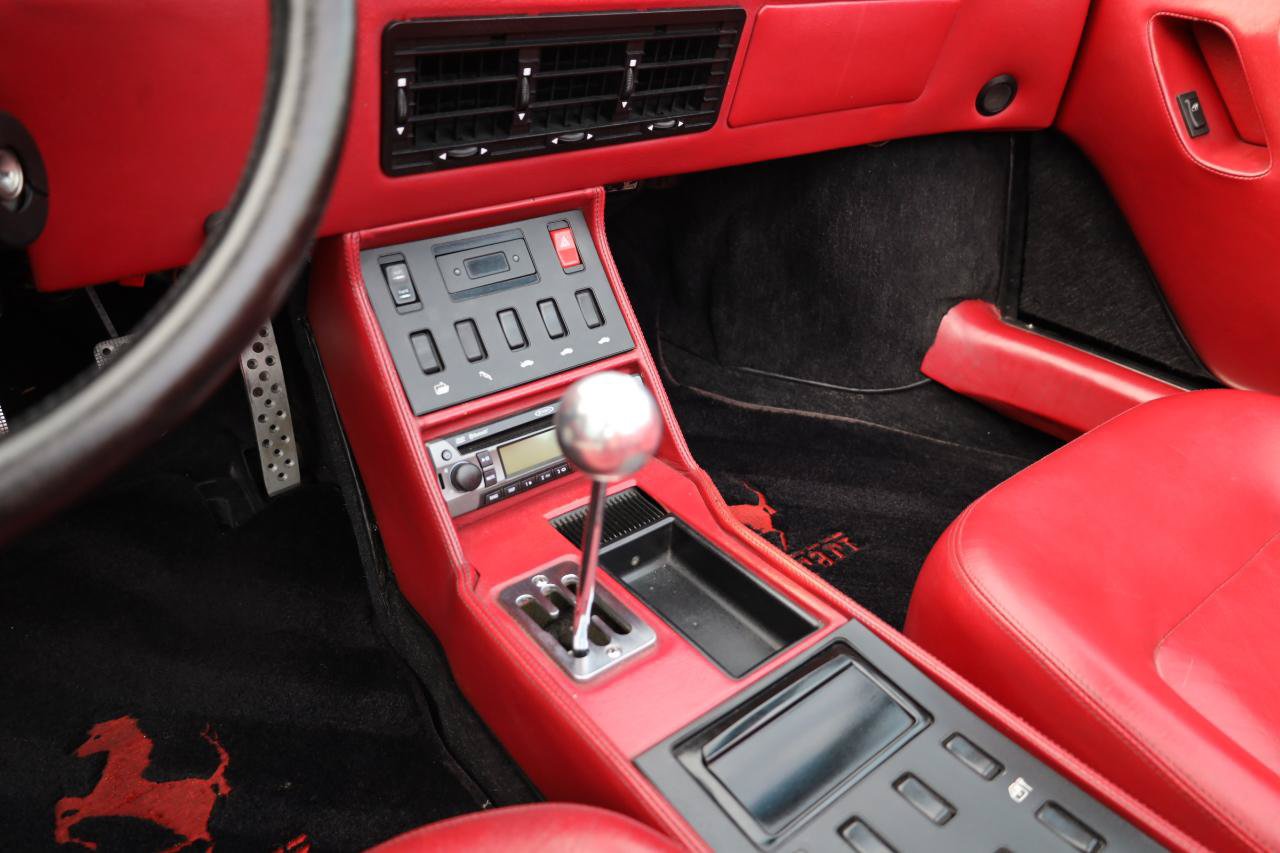 Used 1989 Ferrari Mondial T Cabriolet RWD image 13