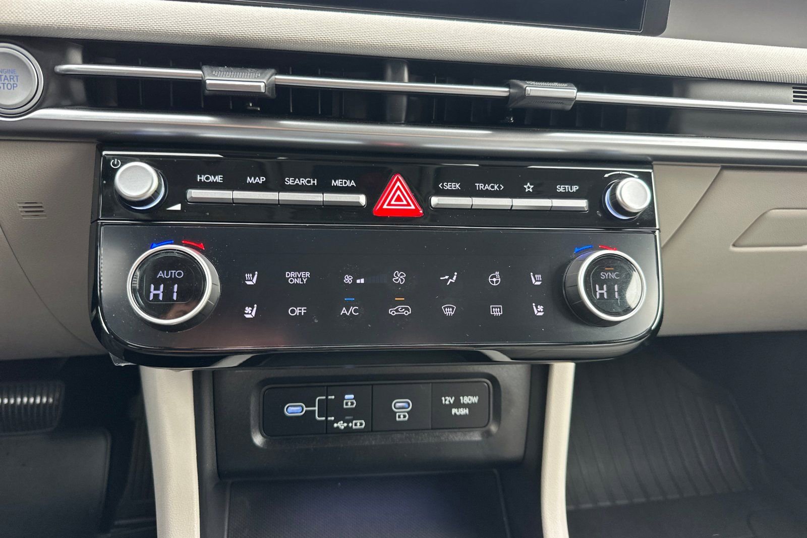 Used 2025 Hyundai Tucson Limited image 28