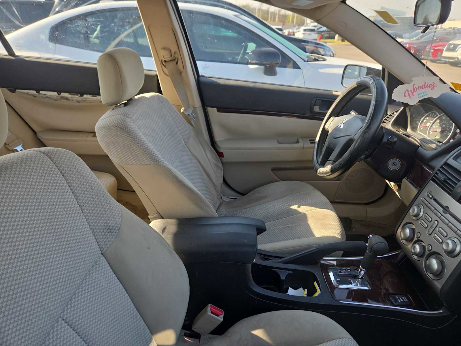 Used 2009 Mitsubishi Galant ES image 10