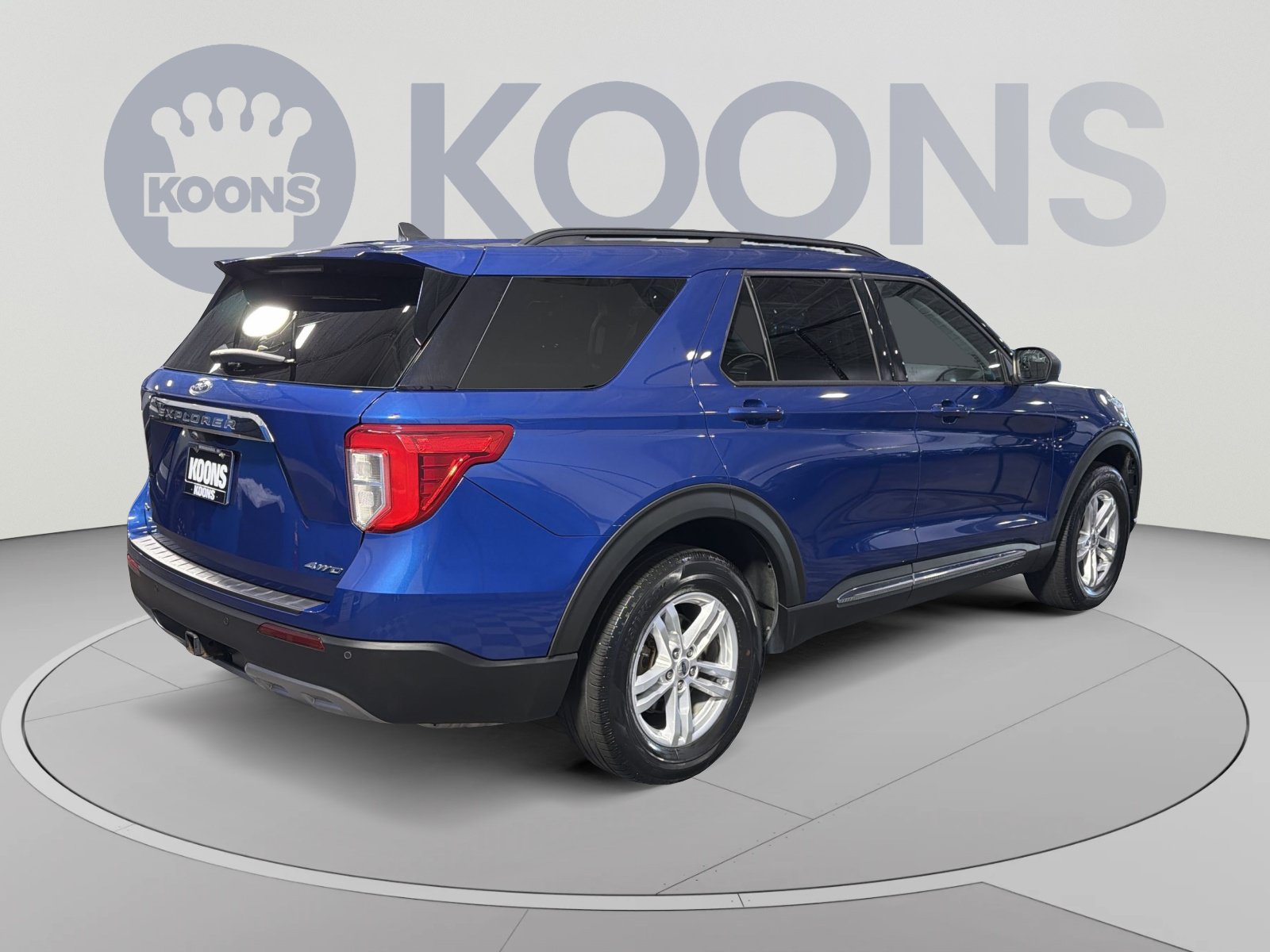 Used 2022 Ford Explorer XLT w/ Equipment Group 202A AWD/4WD image 7