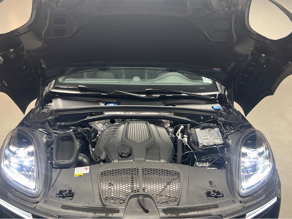 Used 2023 Porsche Macan image 26