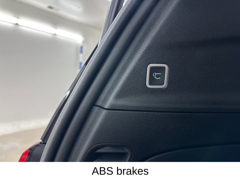 Used 2026 Chrysler Pacifica Pinnacle image 28