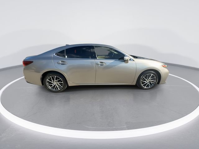 Used 2018 Lexus ES 350 w/ Luxury Package w/Wood Trim image 9